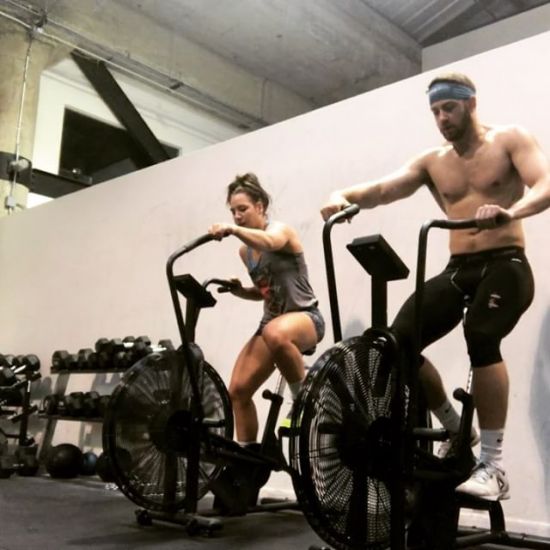 Getting after the @misfitathletics interval work this morning with @sherylkaskiw. 
8 sets: 
15/9 cal AB :60 rest 
#crossfit #weightlifting #assaultbike #misfitathletics #windycitycrossfit #teamredlinegear #toetheline #dropbydrop #ithurtssobad