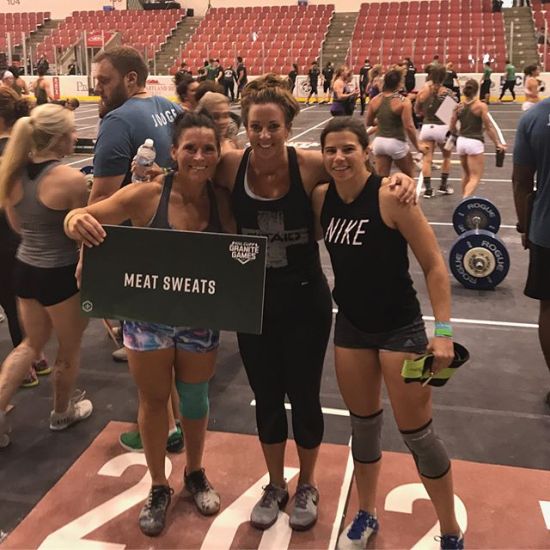 Had a blast this weekend competing at @thegranitegames with @abeers6 and @allbunsnobeef !! #sosore #granitegames #allthemeat #meatsweats #cantfeelmylegs #crossfit #crossfitgirls #roadtominnesota @windycitysc #windycitylivin #livebig #windycitycrossfit