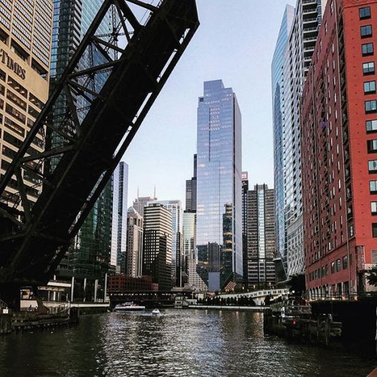 #onchicagotime :
:
:
:
:
#chicago #chicagogram #chicagoriver #chicagobridges #riverwalk #chicagoriverwalk #lakemichigan #city #cityscape #citylife #chitown #chitownlove #windycity #windycitylivin #eastbank #chicagosuntimes #chicagoshots #chicagoepic